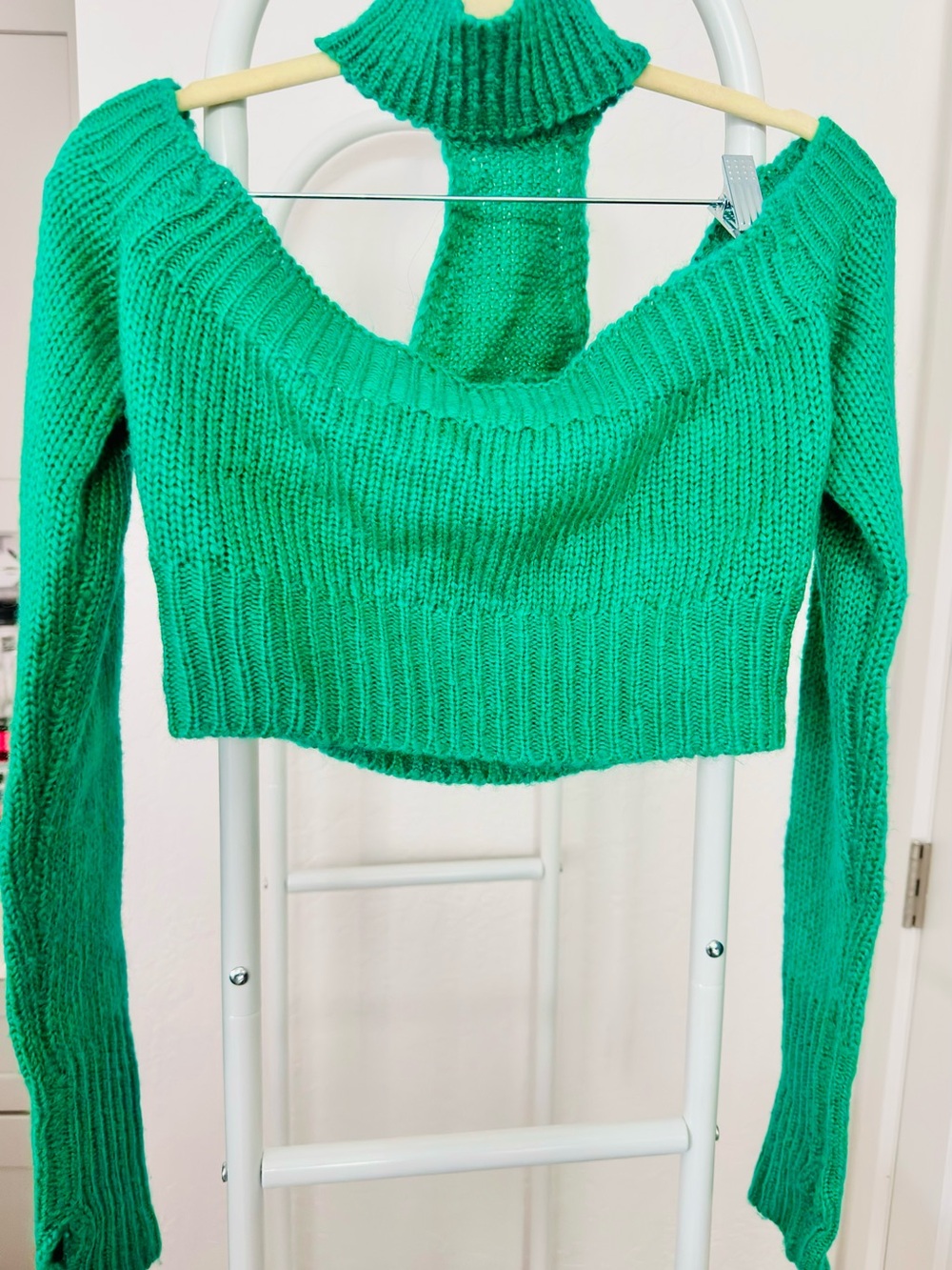 Off-the-Shoulder Crop Sweater in Emerald Green